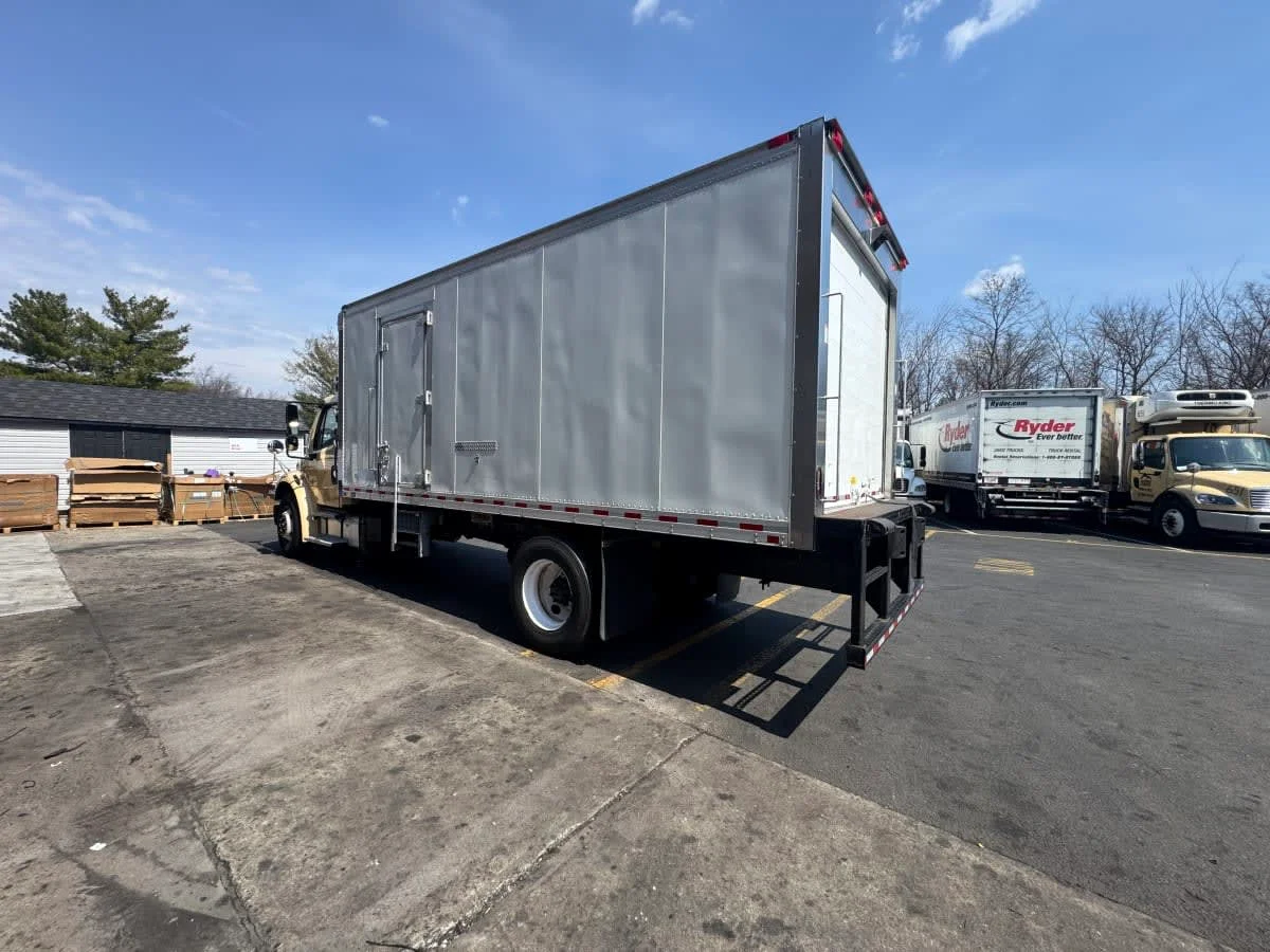 2019 Freightliner M2 106 in Kearny, NJ — photo 6