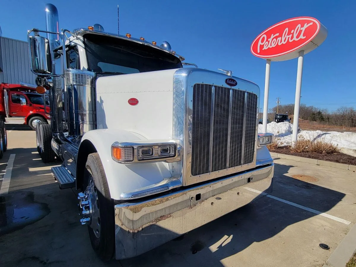 2027 Peterbilt 589 in Plainville, MA — photo 7