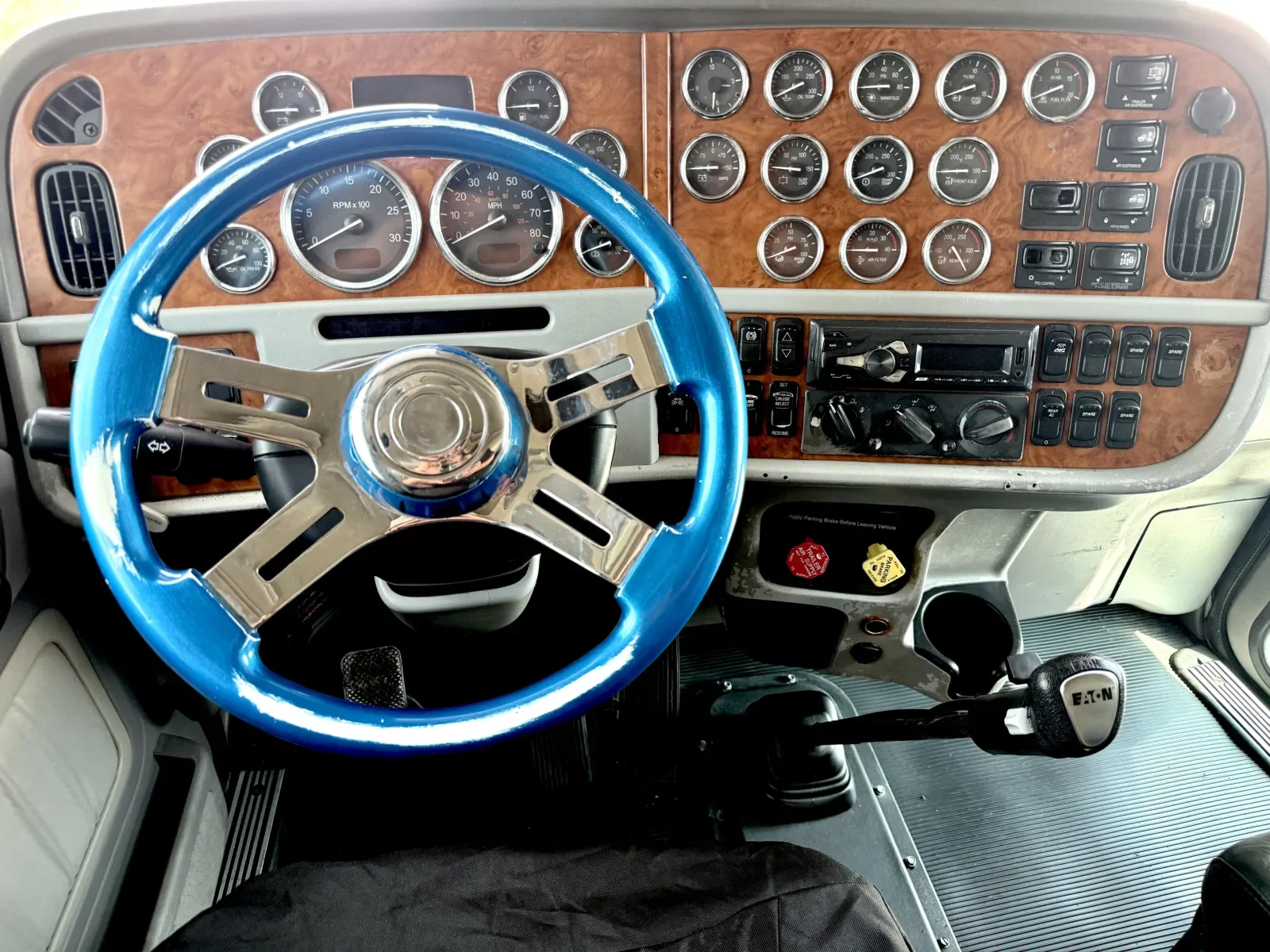 2007 Peterbilt 379 in New Lenox, IL — photo 16