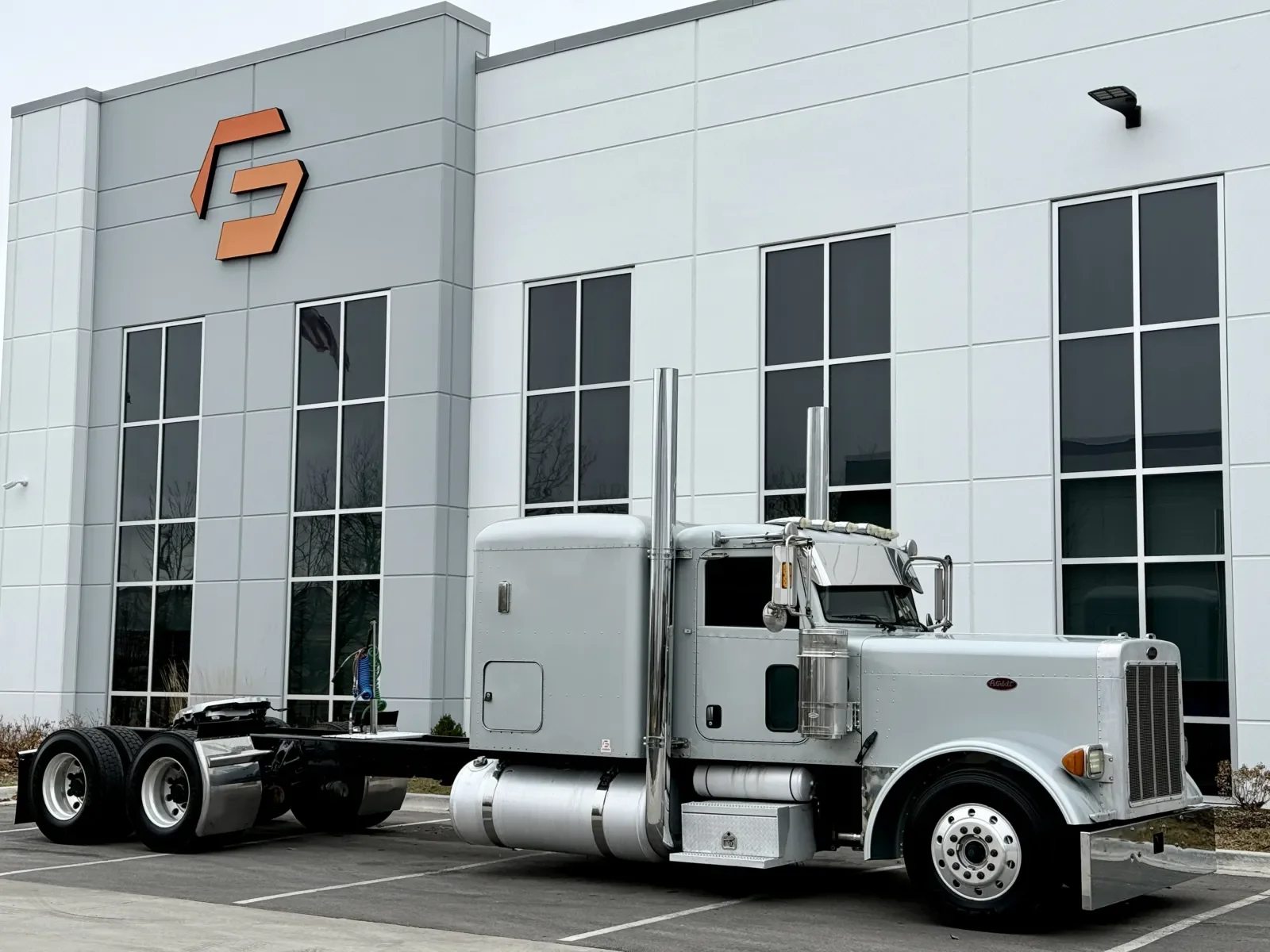 2007 Peterbilt 379 in New Lenox, IL — photo 2