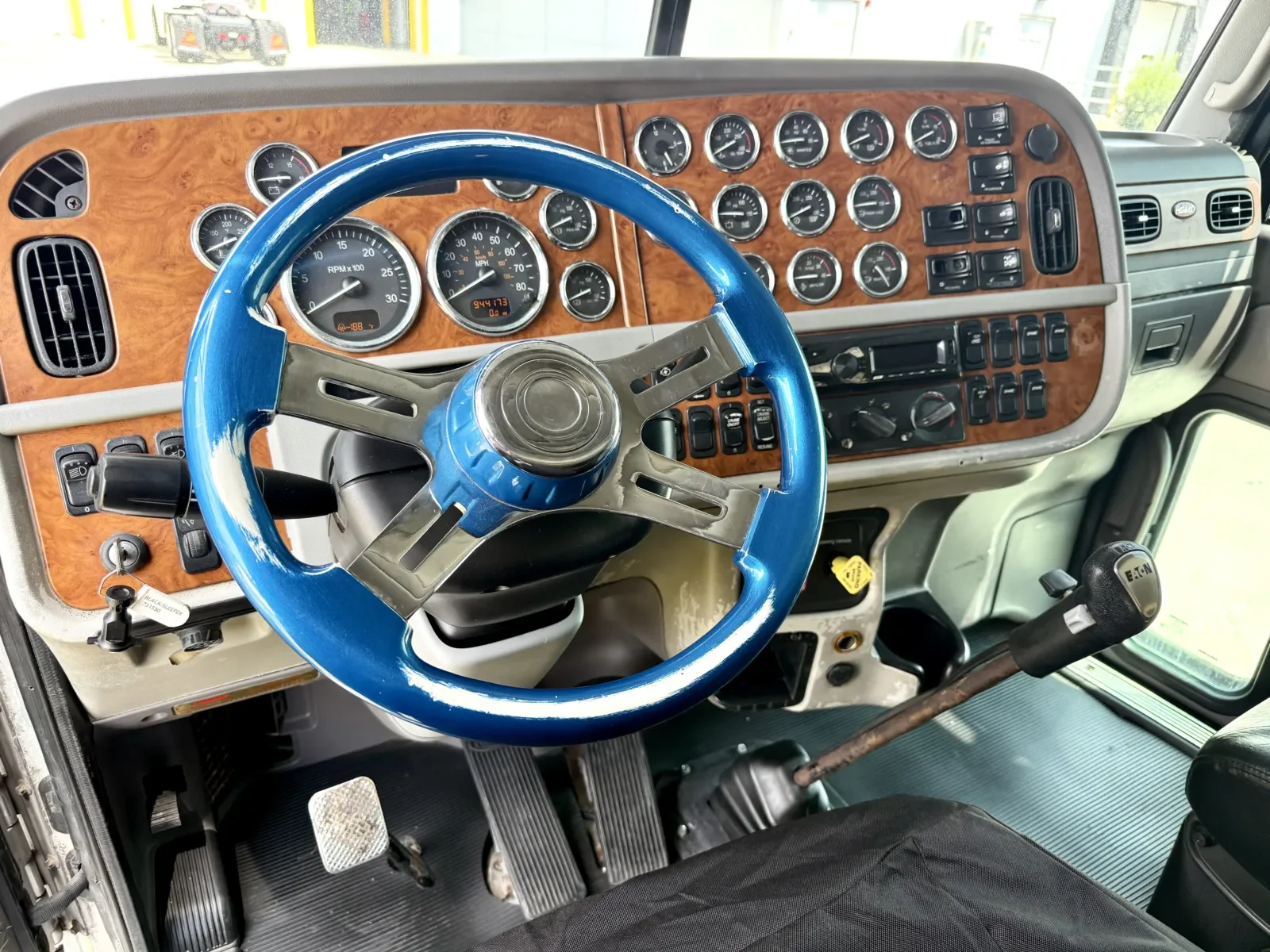 2007 Peterbilt 379 in New Lenox, IL — photo 15