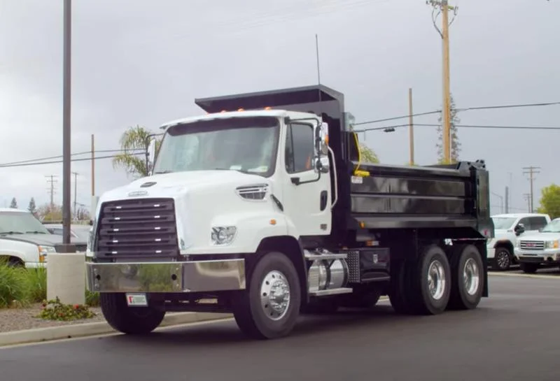 2023 Freightliner 108SD - image 2