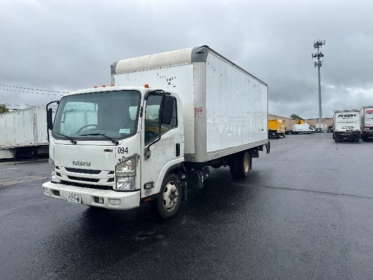 2021 Isuzu NQR in West Babylon, NY — photo 3