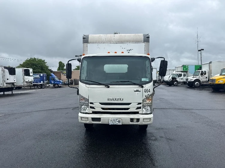 2021 Isuzu NQR in West Babylon, NY — photo 2