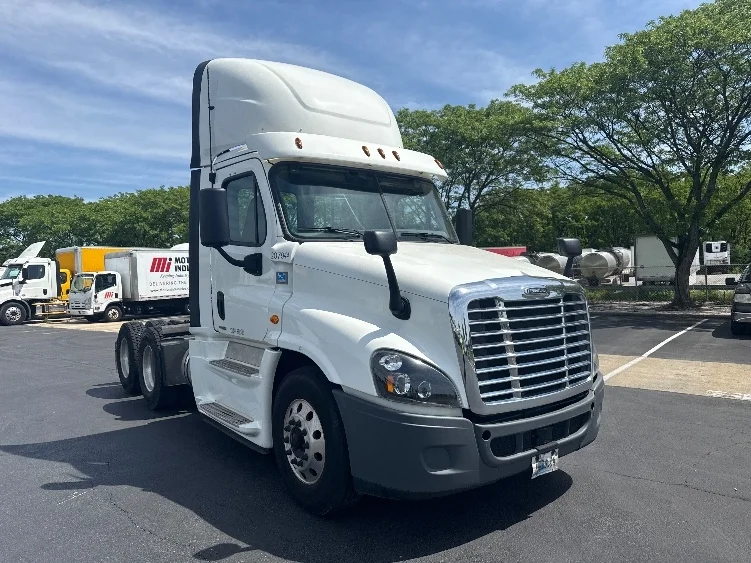 2019 Freightliner Cascadia in Harrisburg, PA