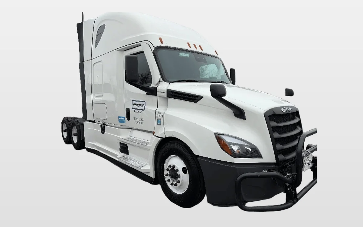 2023 Freightliner - image 1