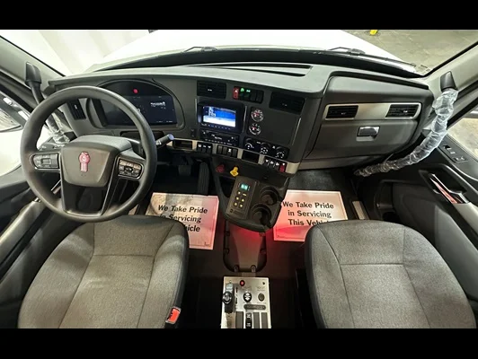 2027 Kenworth T880 in McDonough, GA — photo 2