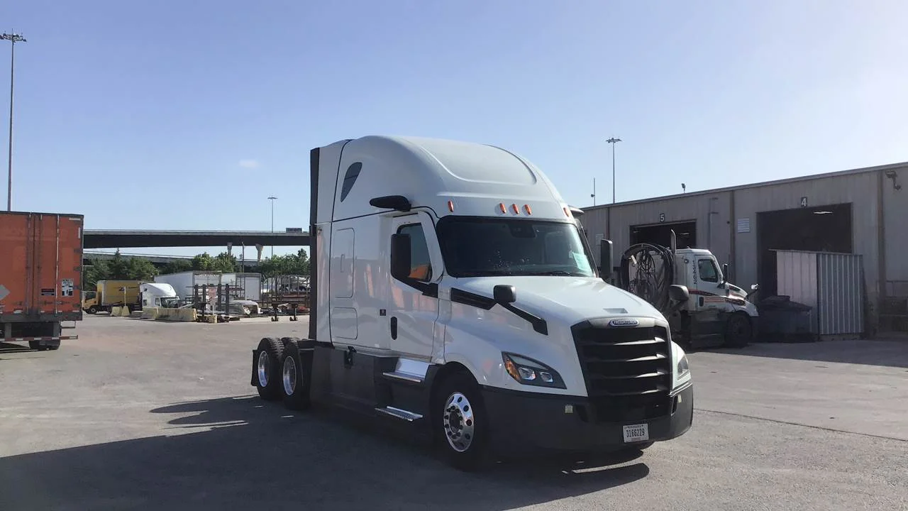 2023 Freightliner Cascadia in Houston, TX
