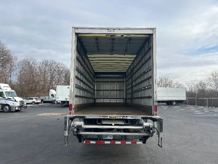 2022 International MV - image 8