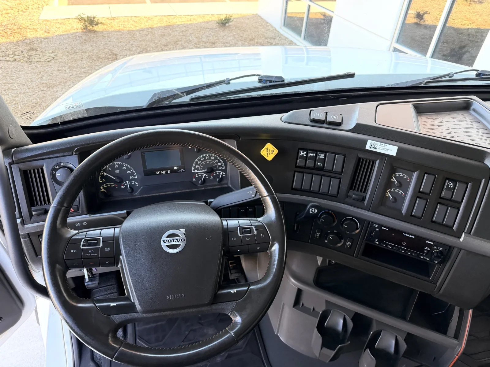2022 Volvo VHD 300 in Greer, SC — photo 17