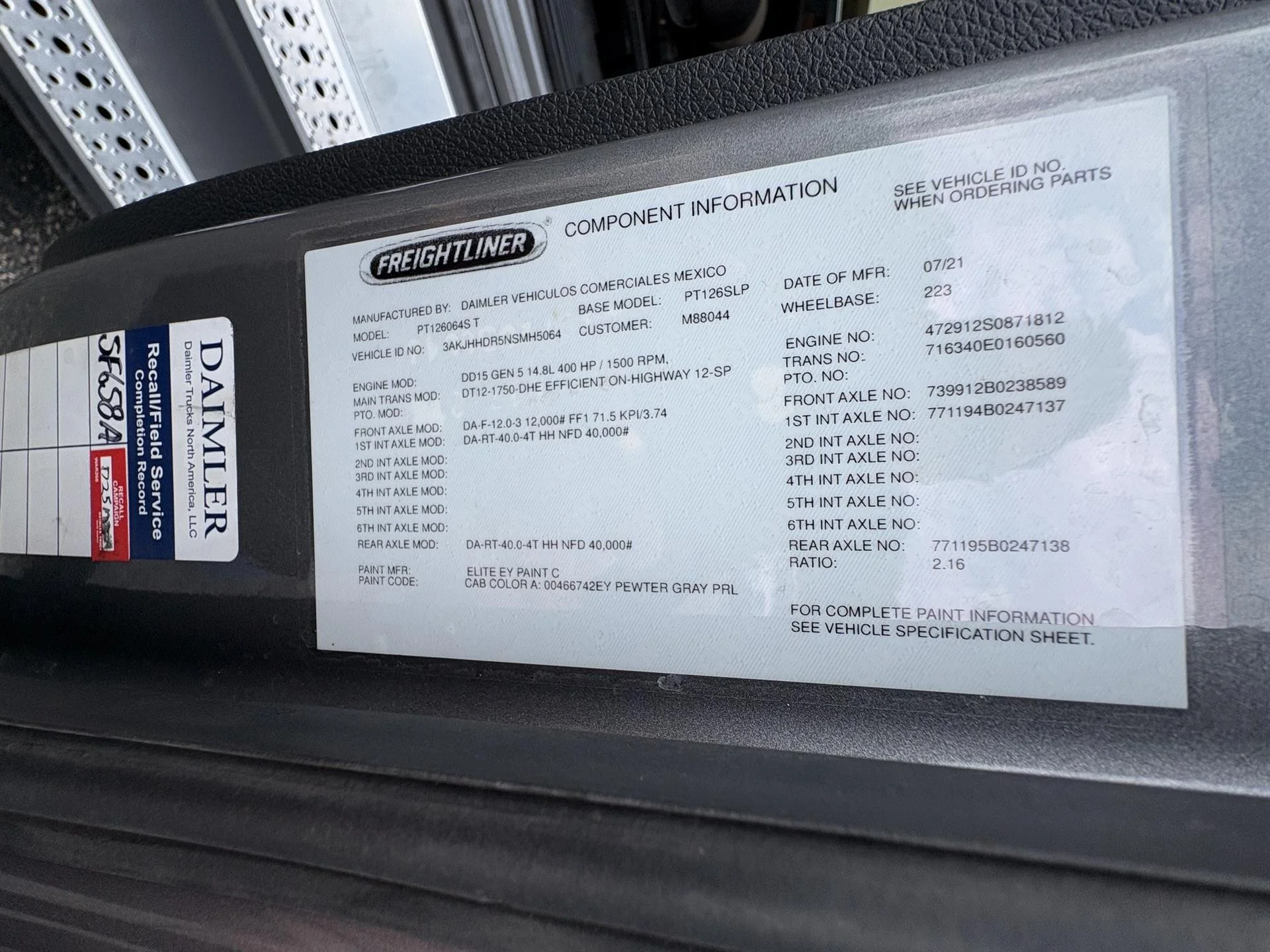 2022 Freightliner Cascadia in Inver Grove Heights, MN — photo 17