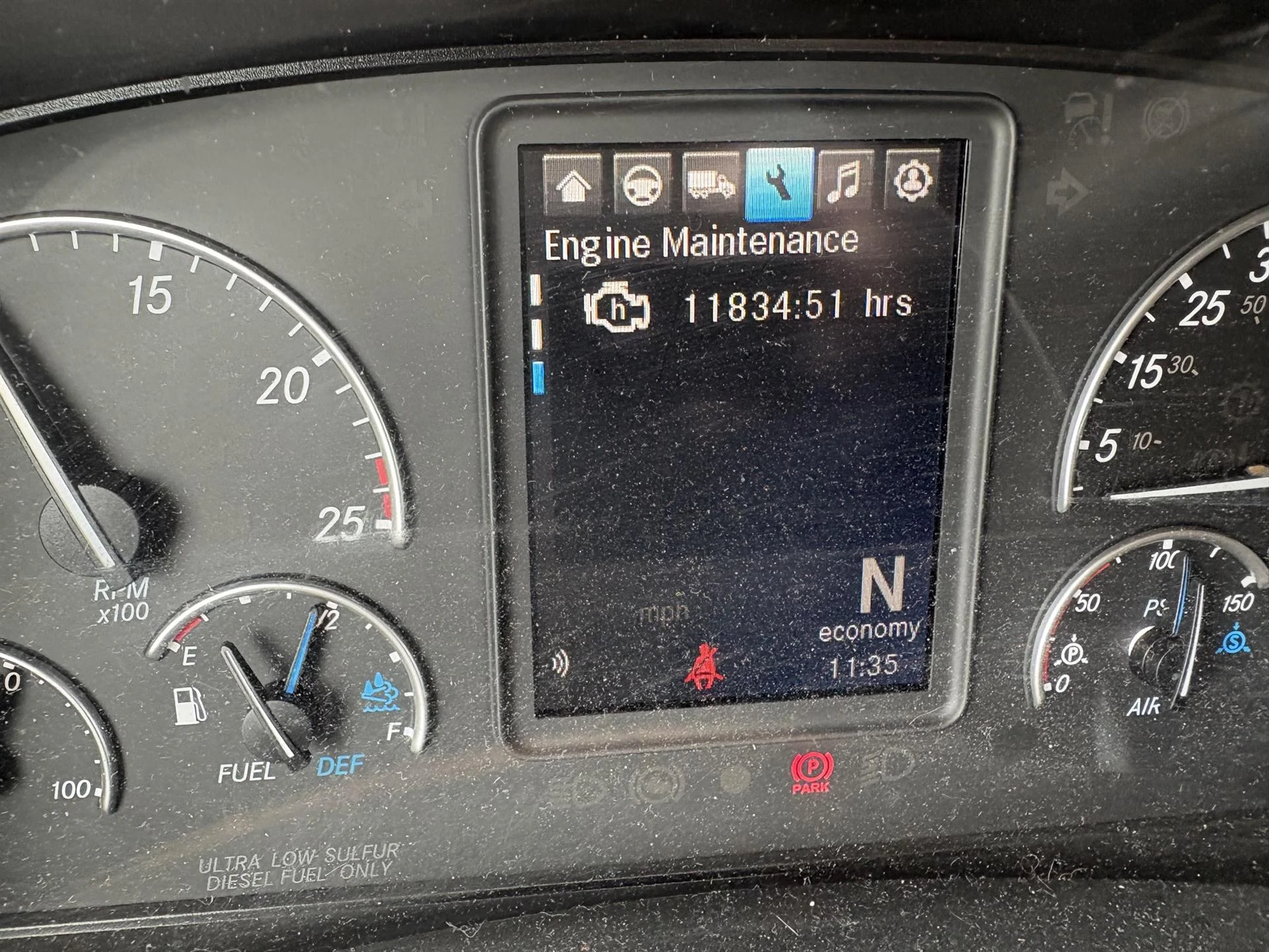 2022 Freightliner Cascadia in Inver Grove Heights, MN — photo 13
