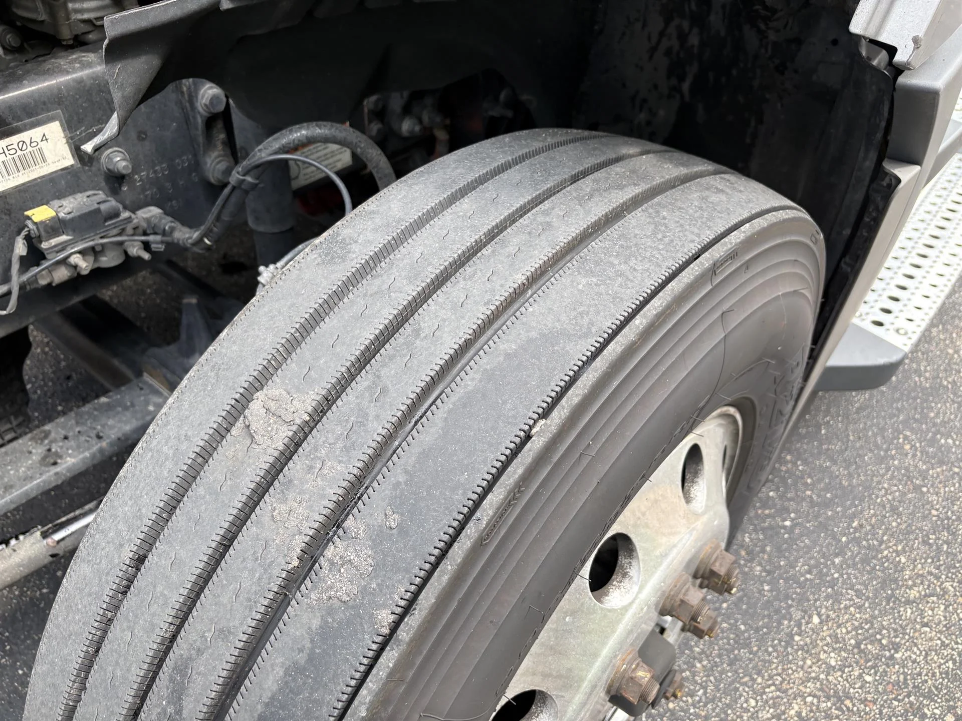 2022 Freightliner Cascadia in Inver Grove Heights, MN — photo 8