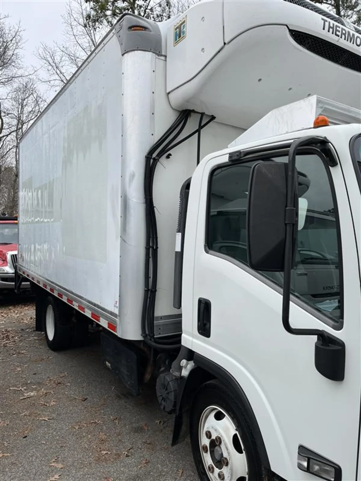 2019 Isuzu NRR - image 3