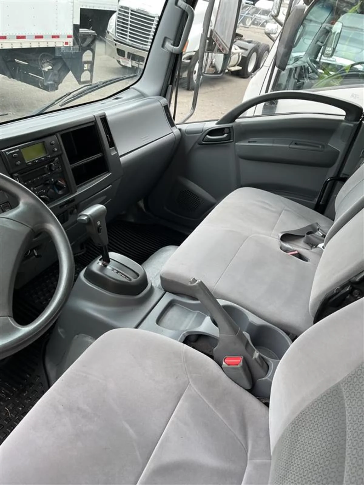 2019 Isuzu NRR in Ashland, VA — photo 8