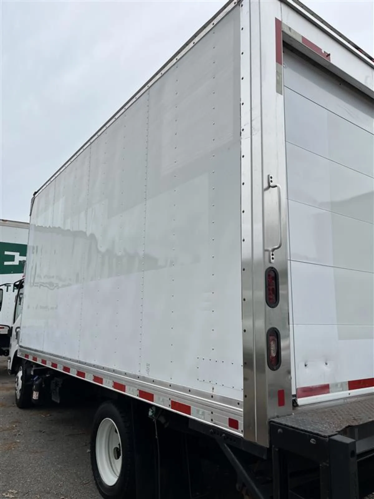 2019 Isuzu NRR in Ashland, VA — photo 6
