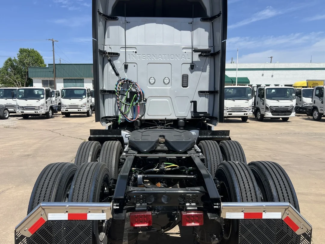 2025 International LT - image 6