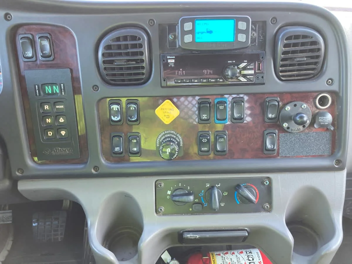 2019 Freightliner M2 106 in Springfield, MA — photo 12