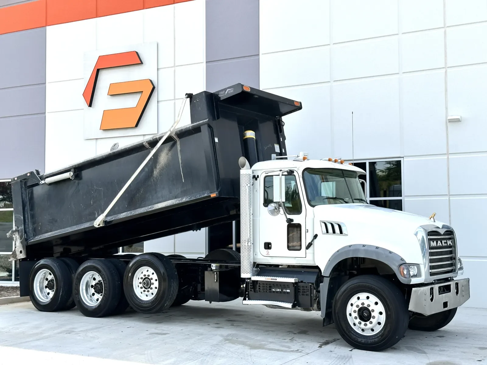 2023 Mack Granite