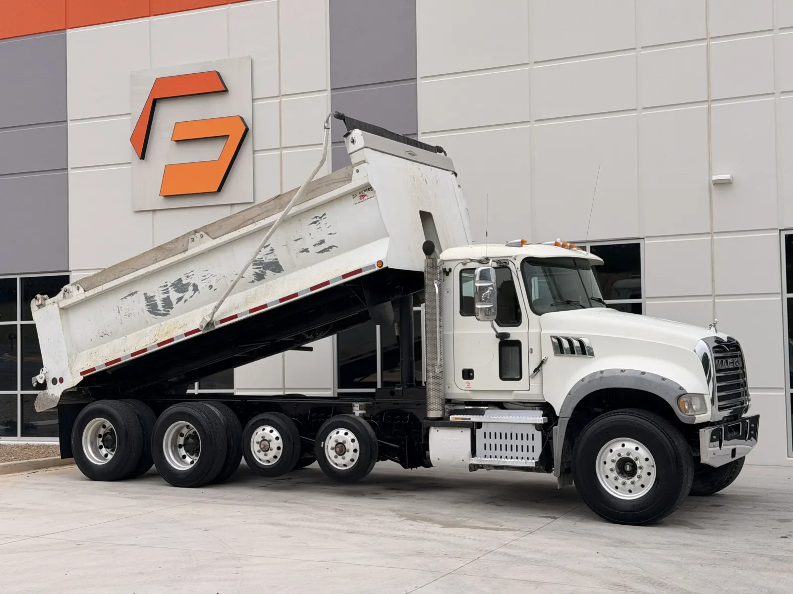 2017 Mack Granite