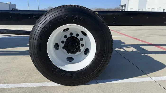 2025 Peterbilt 220EV - image 12