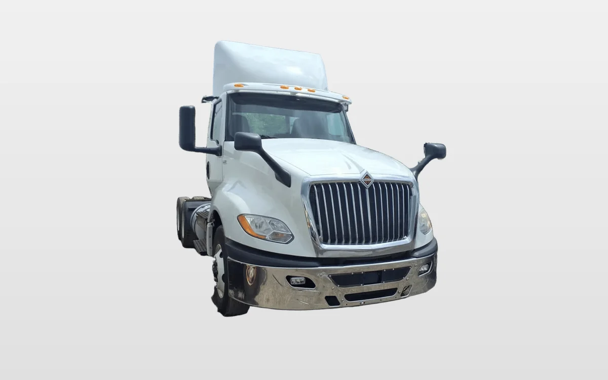 2019 International LT - image 1