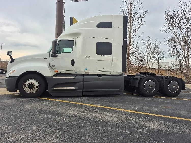 2023 International LT in La Porte, IN — photo 4