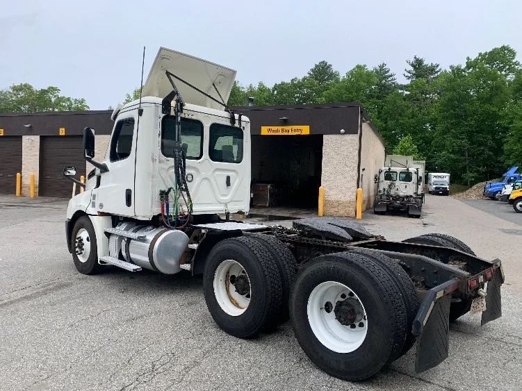 2019 Freightliner Cascadia in Norton, MA — photo 5