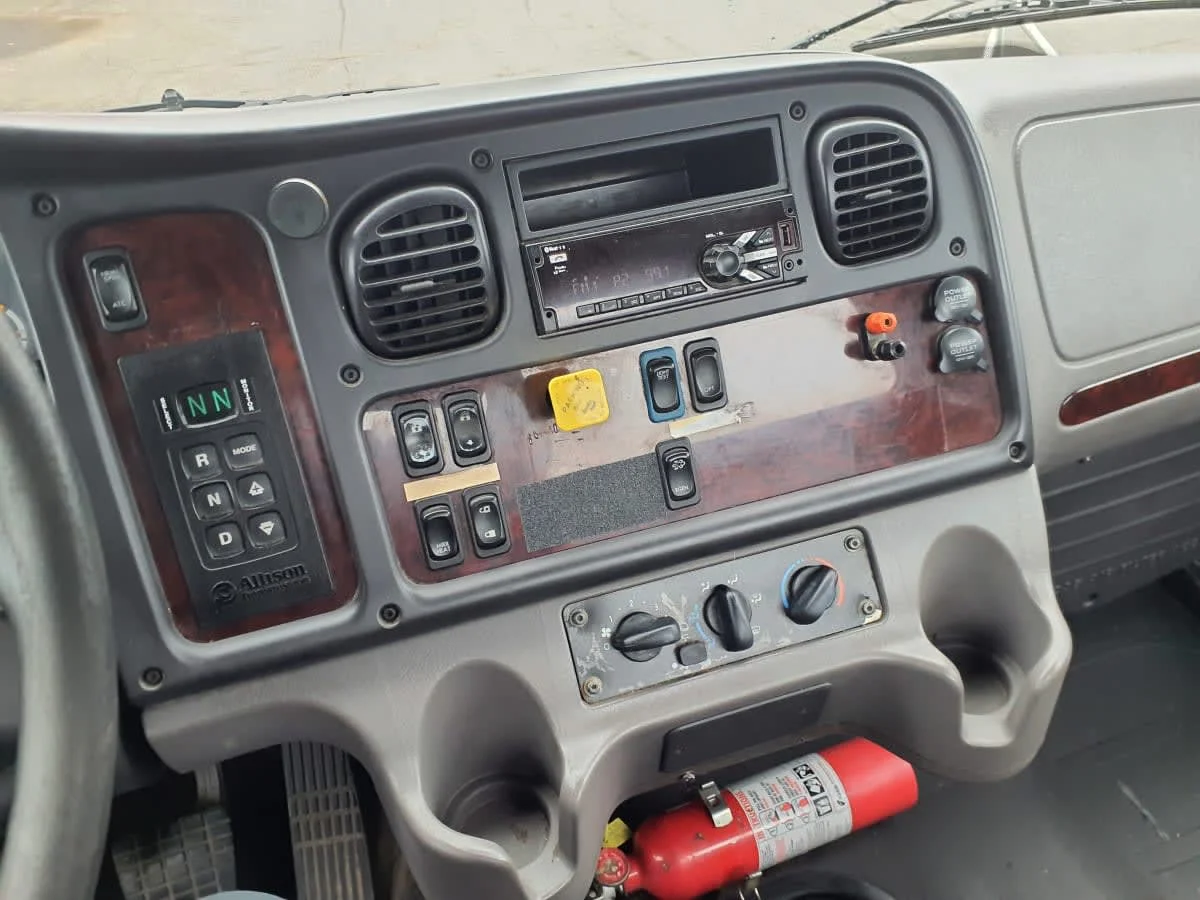 2020 Freightliner M2 106 - image 7