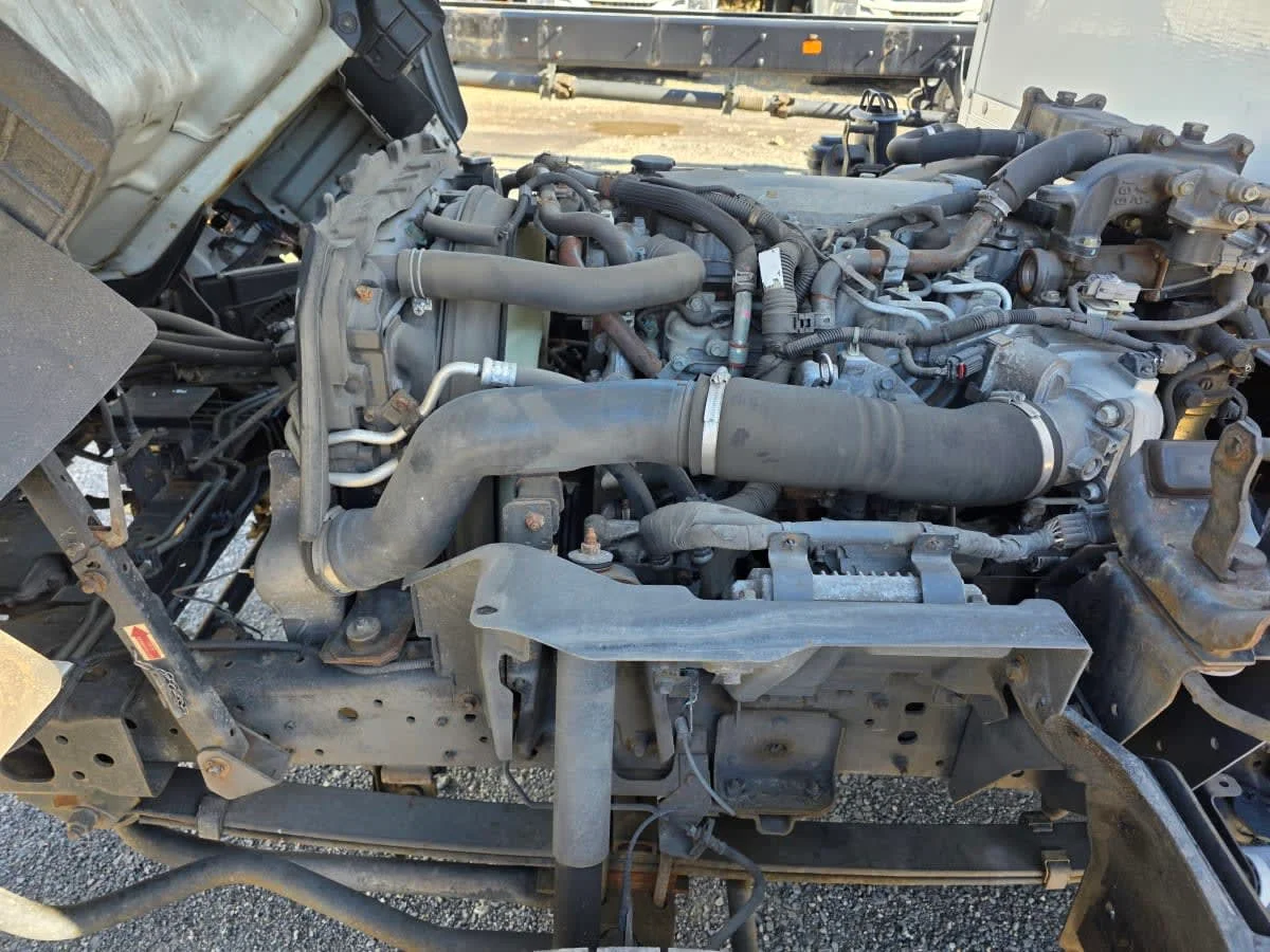 2019 Isuzu NPR - image 9