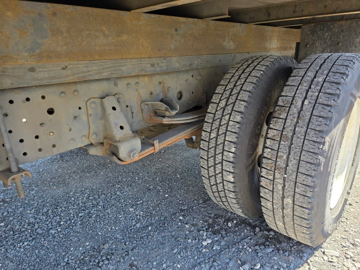 2019 Isuzu NPR - image 12