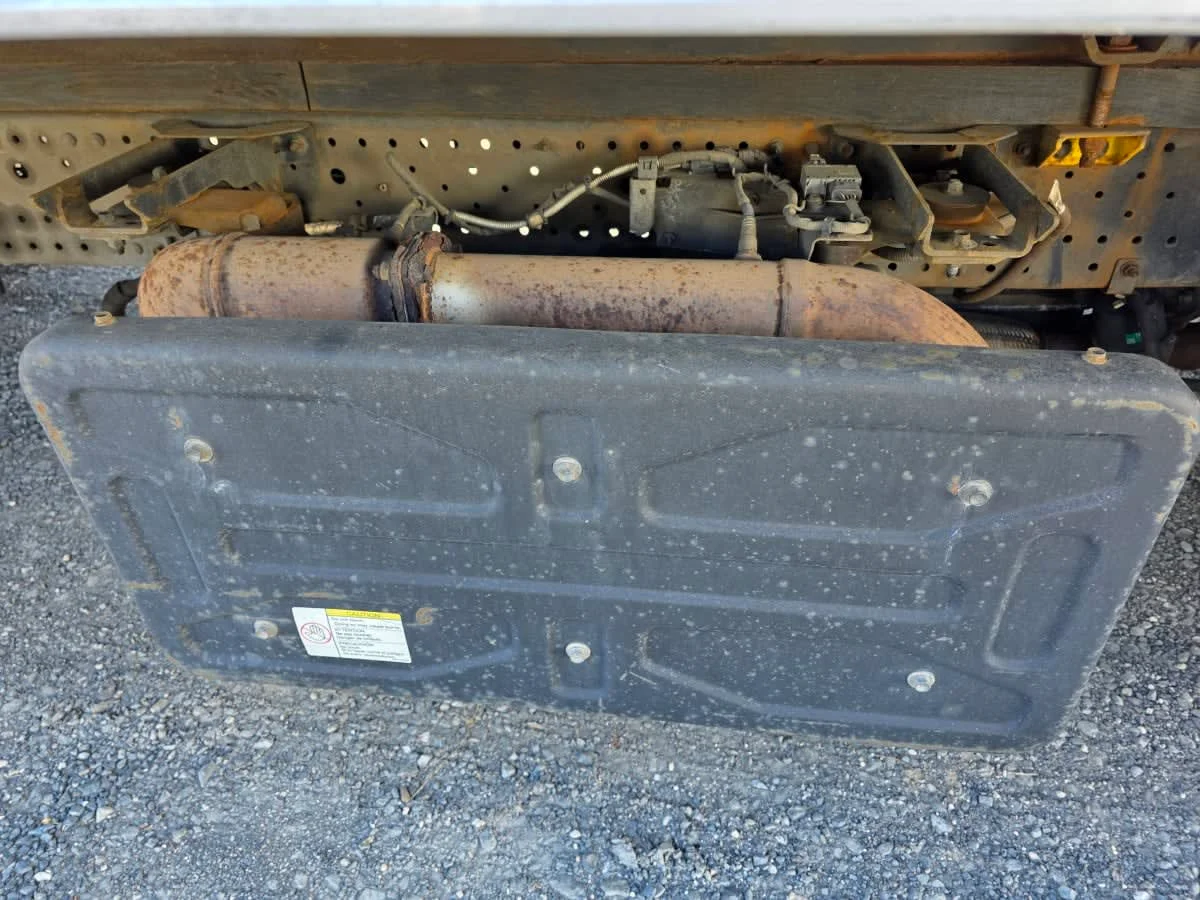 2019 Isuzu NPR - image 14