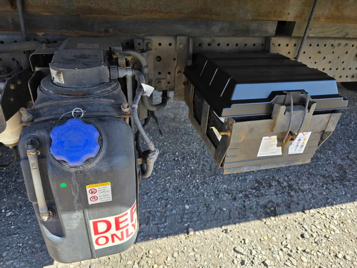 2019 Isuzu NPR - image 11