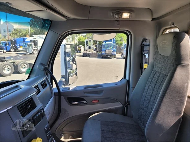2019 Peterbilt 579 in MS — photo 16