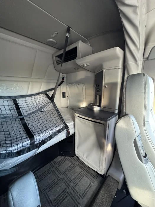 2026 Peterbilt 567 - image 11