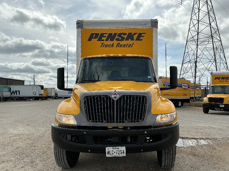 2022 International MV - image 2