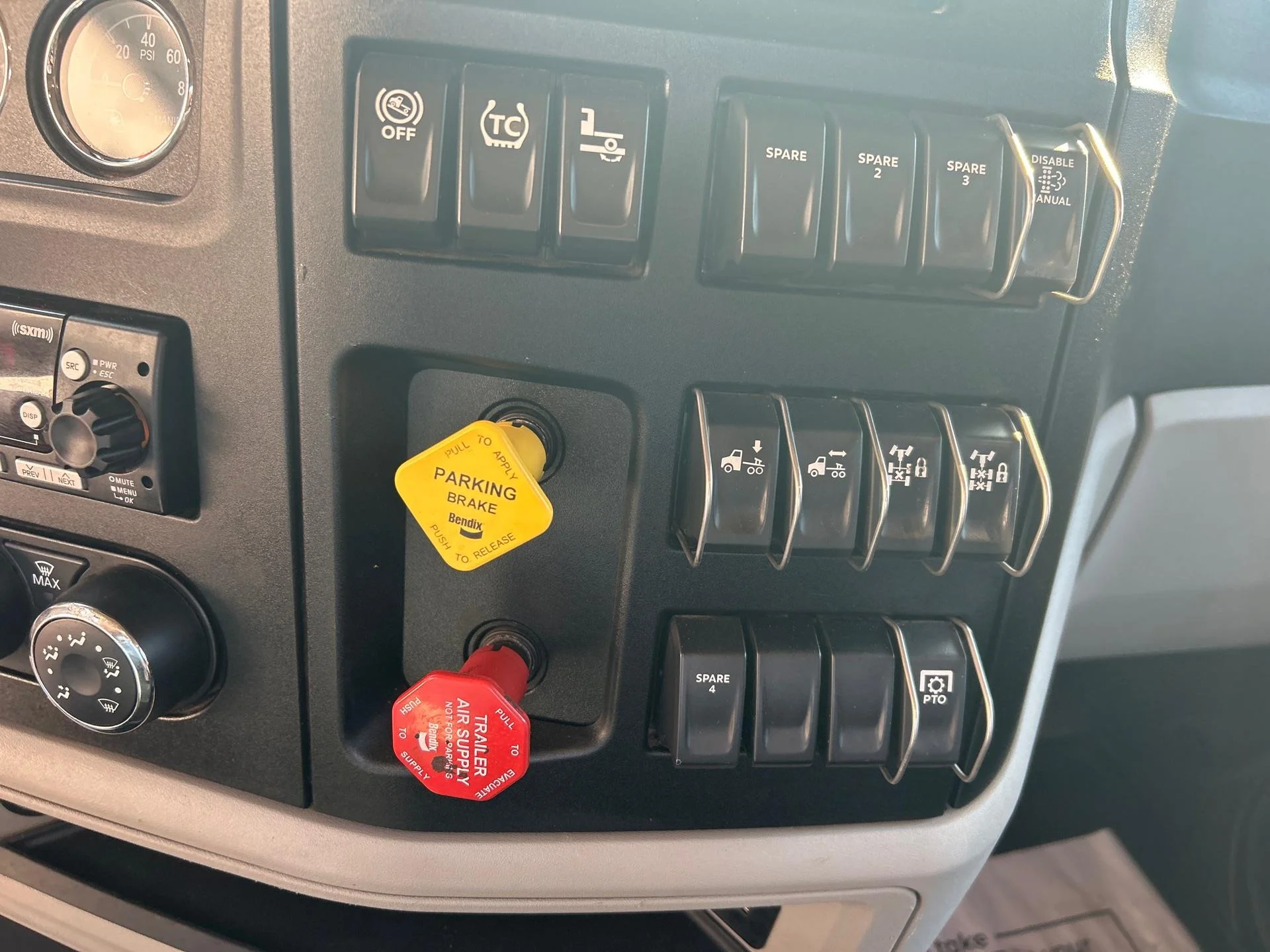 2025 Peterbilt 589 in Etna, OH — photo 17