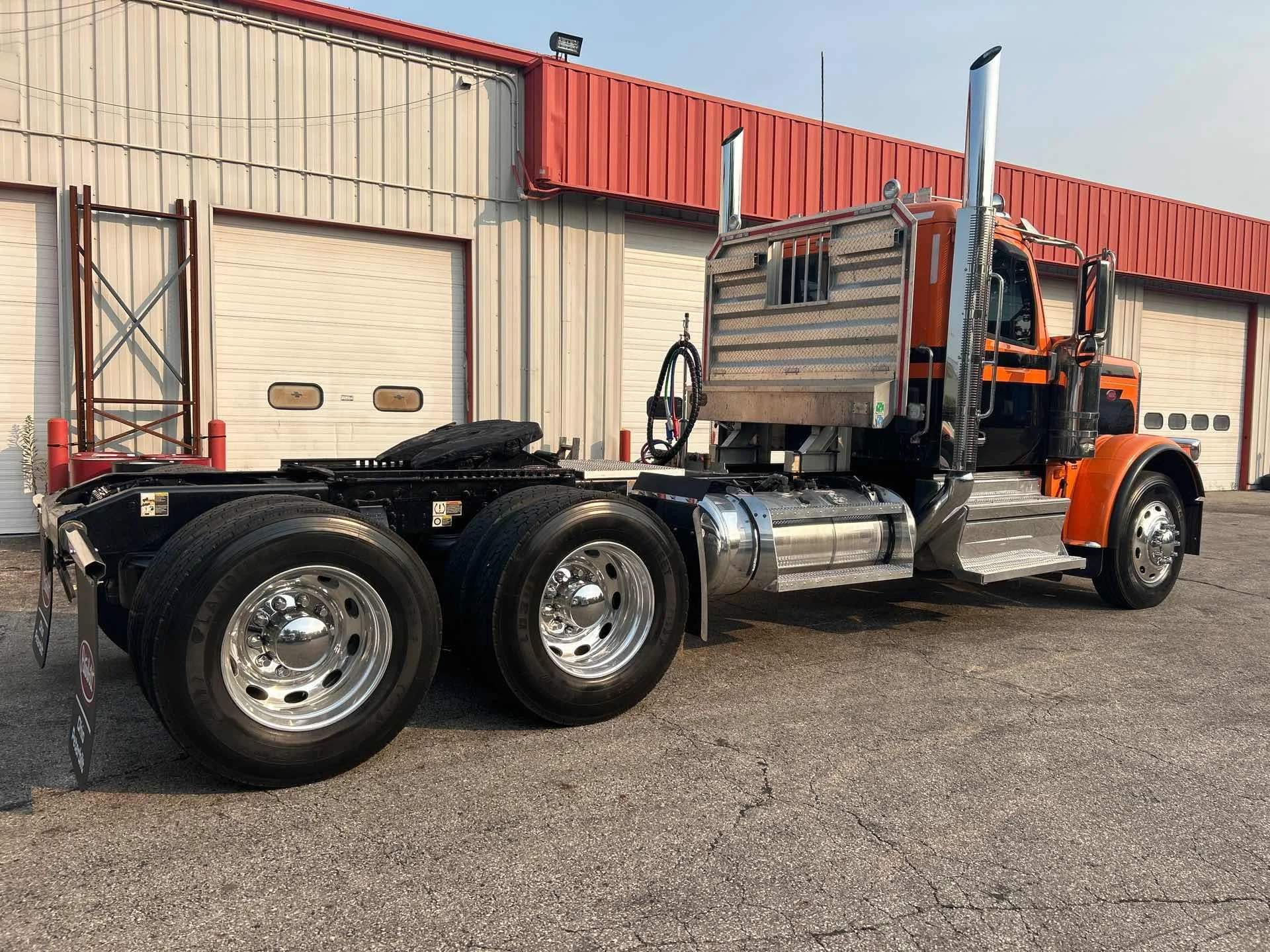 2025 Peterbilt 589 in Etna, OH — photo 3
