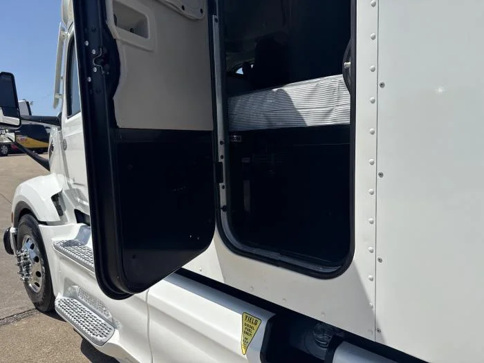 2023 Peterbilt 579 — photo 49