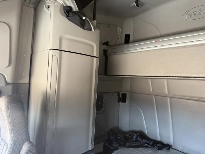 2023 Peterbilt 579 — photo 10