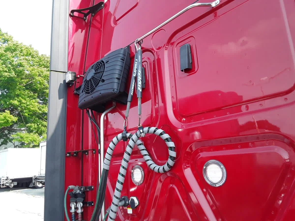 2020 Freightliner Cascadia in Allentown, PA — photo 13