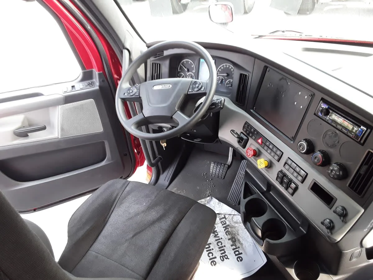 2020 Freightliner Cascadia in Allentown, PA — photo 7