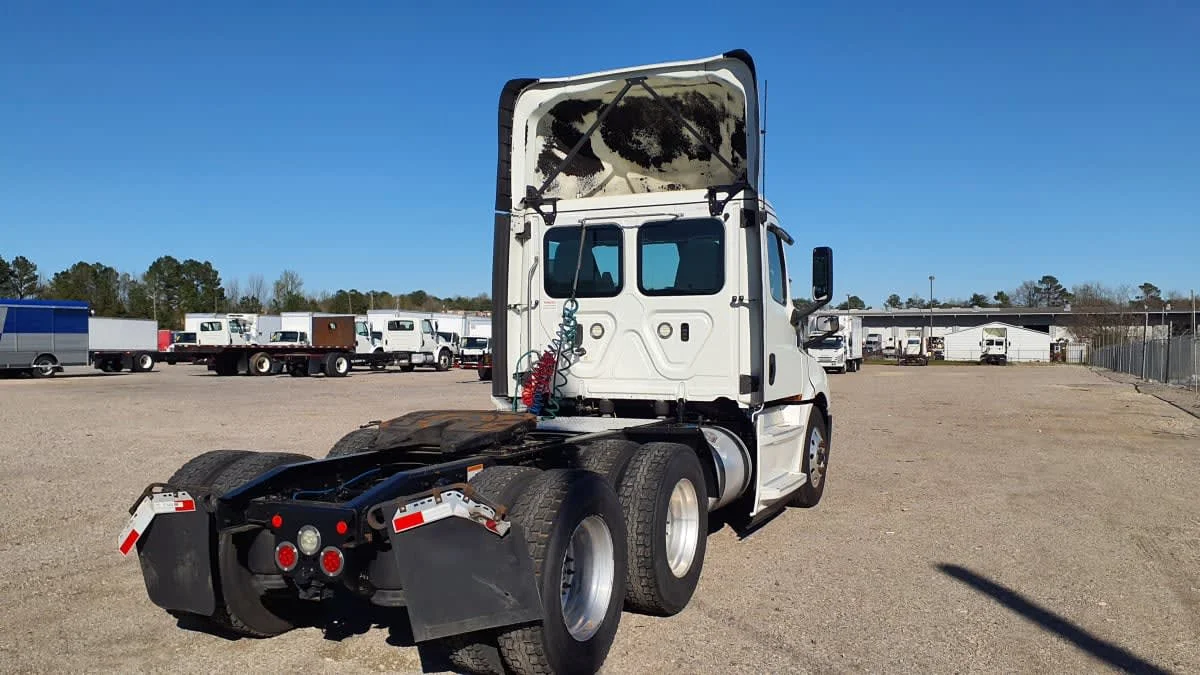 2019 Freightliner Cascadia in Birmingham, AL — photo 4