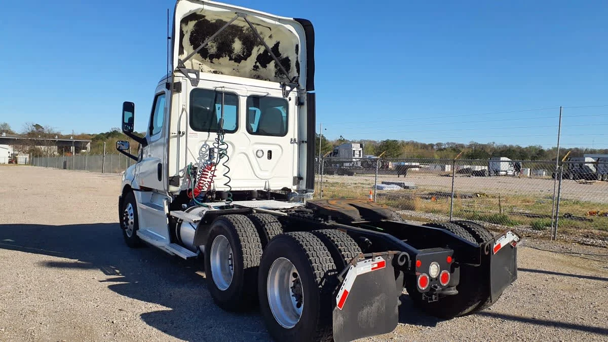 2019 Freightliner Cascadia in Birmingham, AL — photo 6