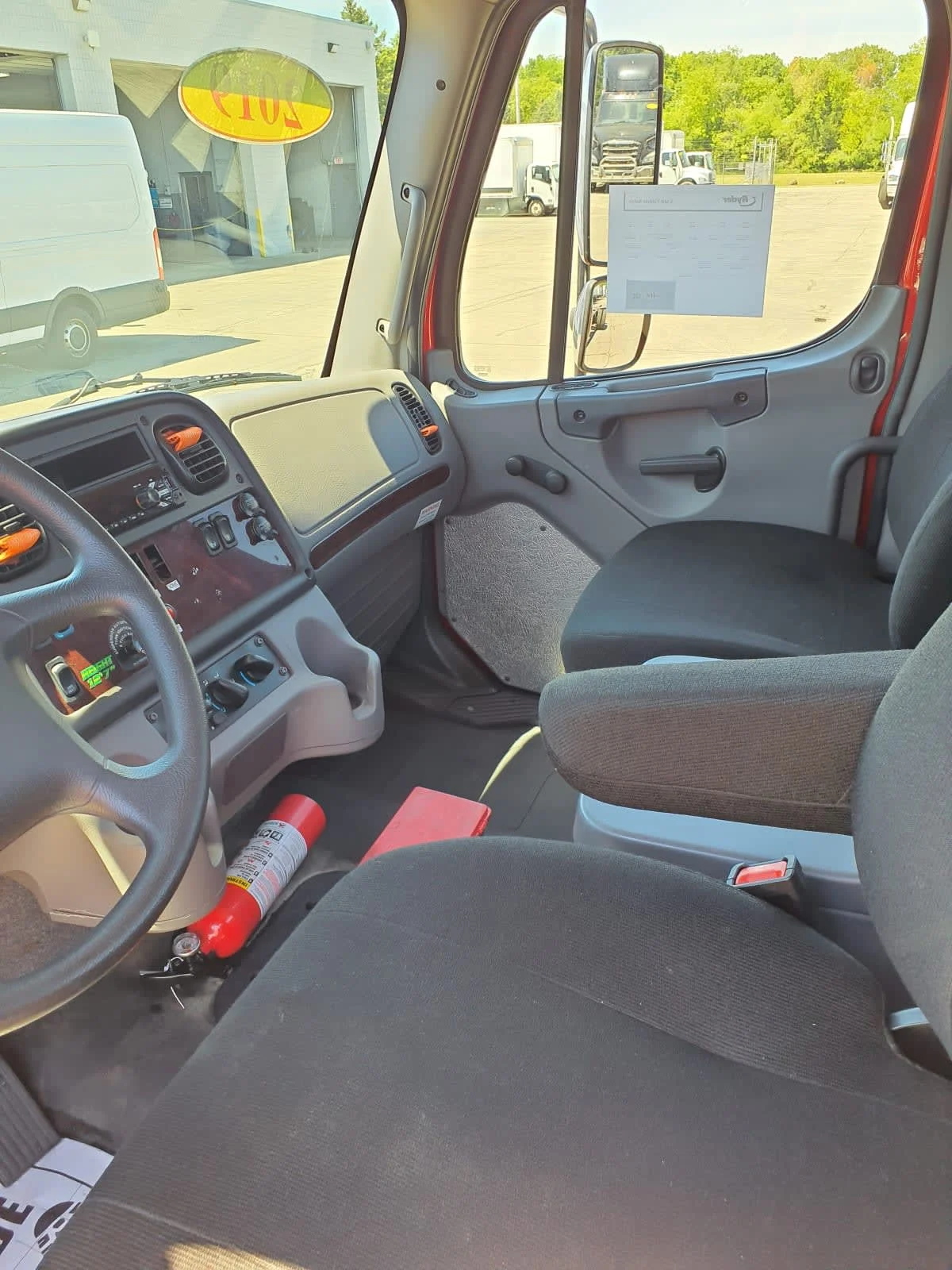2019 Freightliner M2 106 in Oak Creek, WI — photo 7
