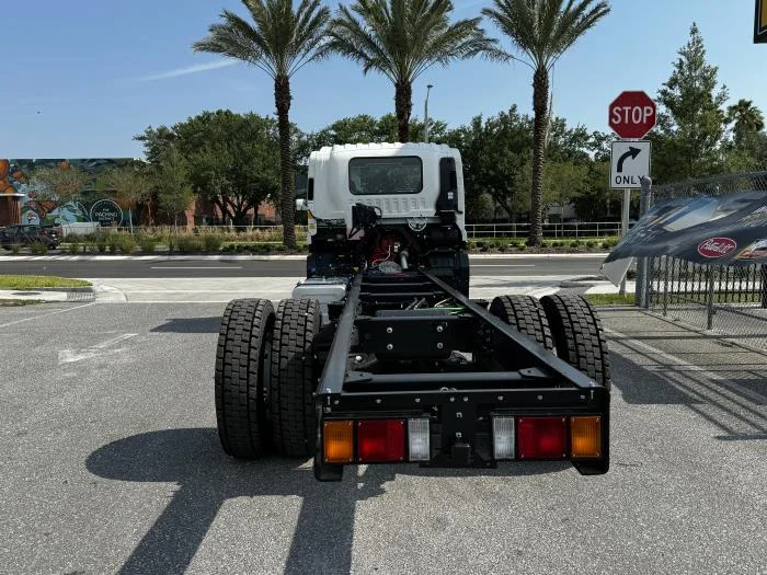 2025 Isuzu FTR in Orlando, FL — photo 4