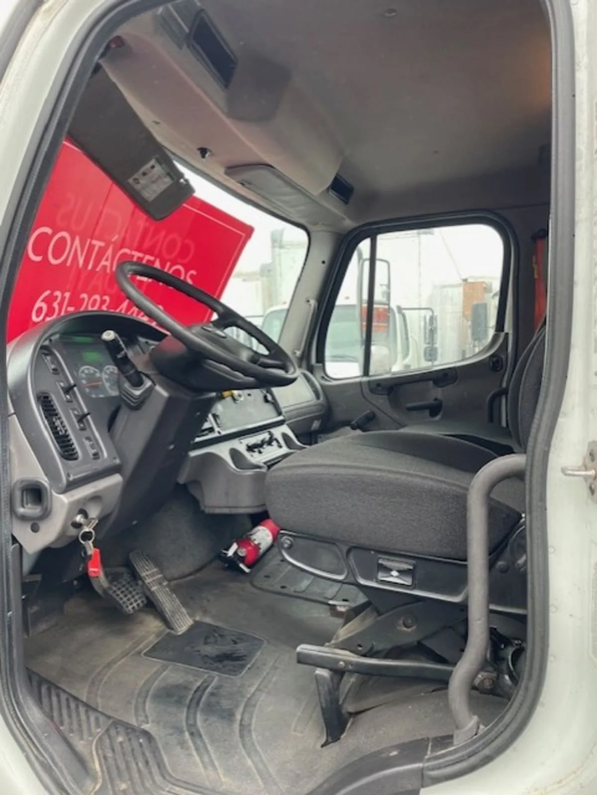 2017 Freightliner M2 106 - image 7