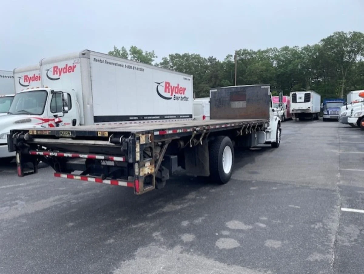 2017 Freightliner M2 106 - image 4