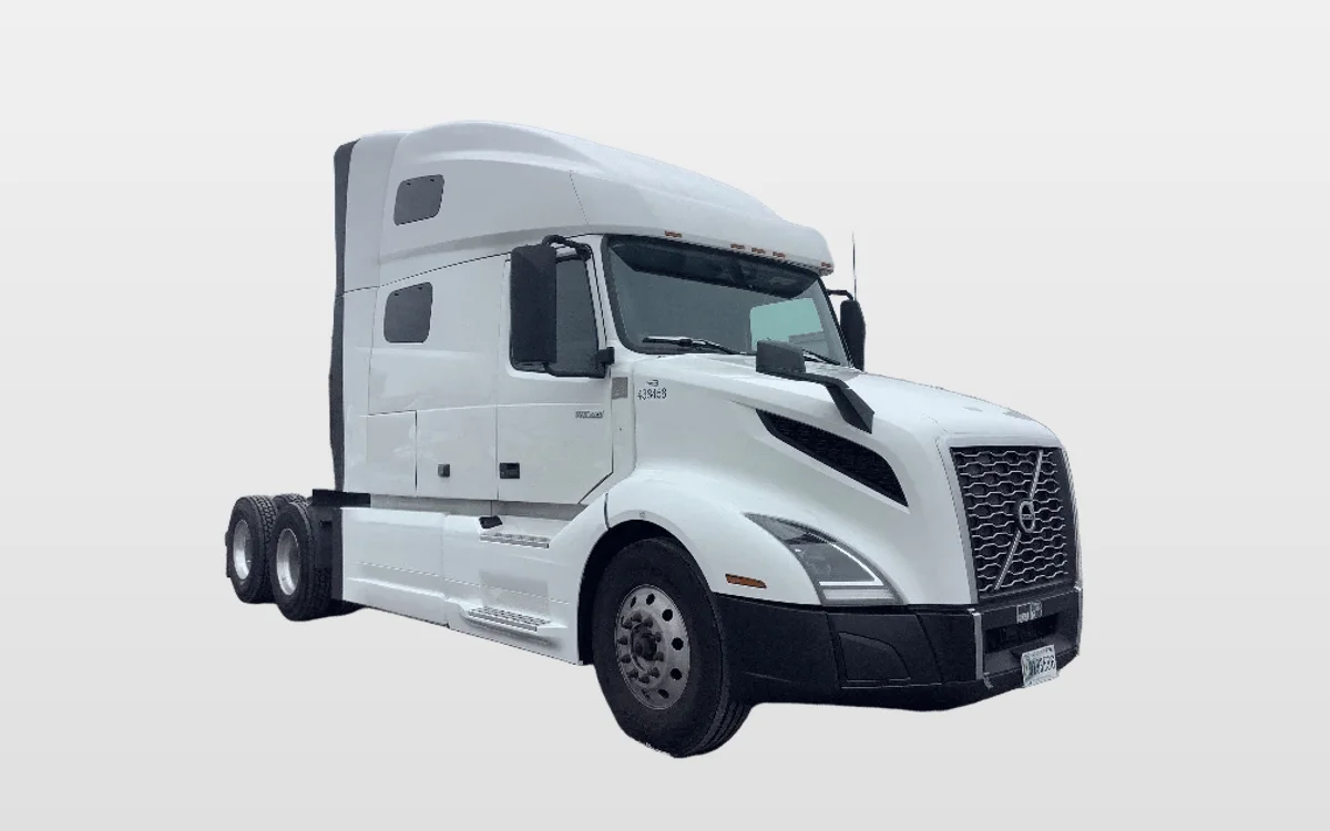 2022 Volvo - image 1