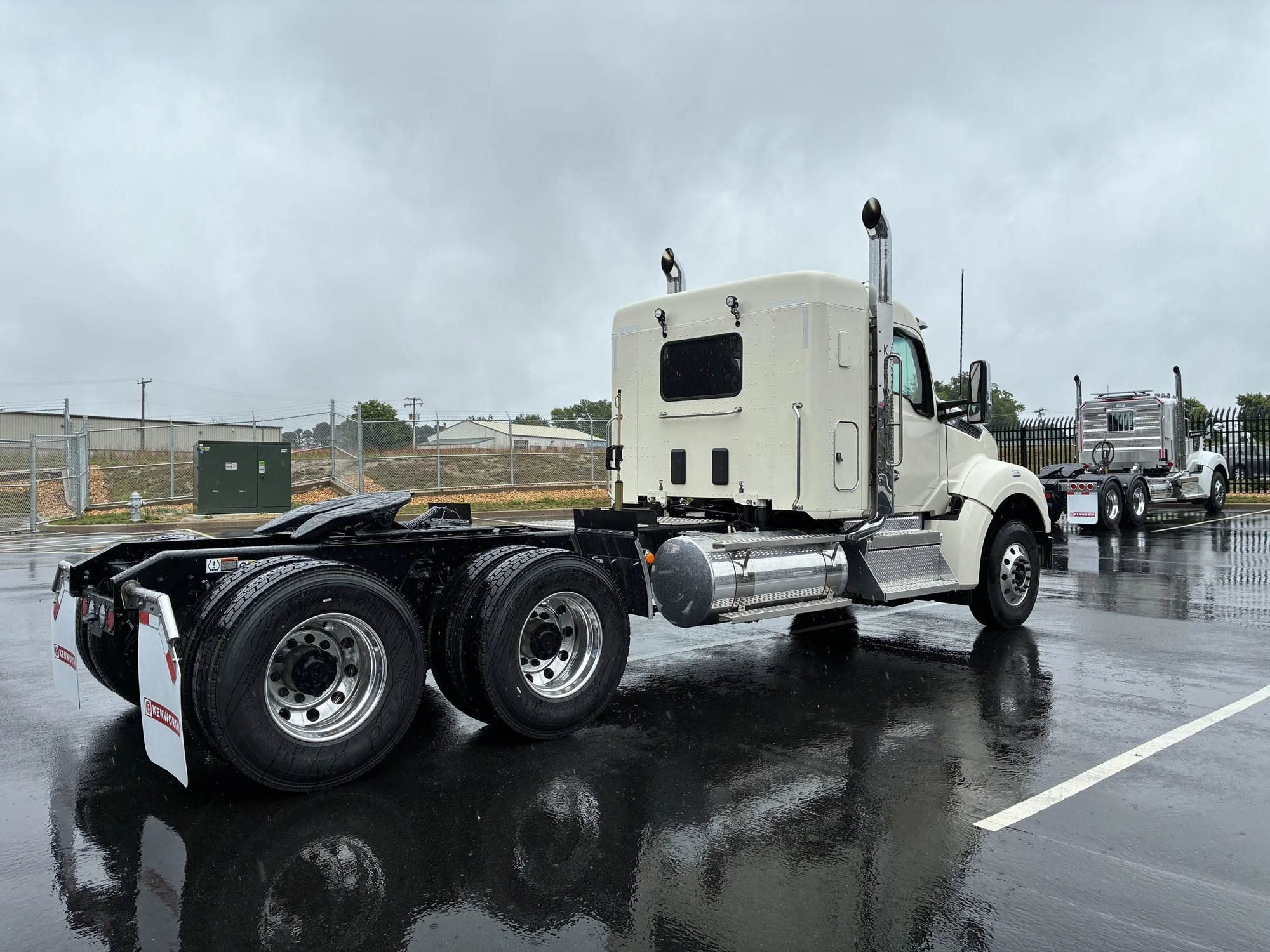 2027 Kenworth T880 in Ashland, VA — photo 4